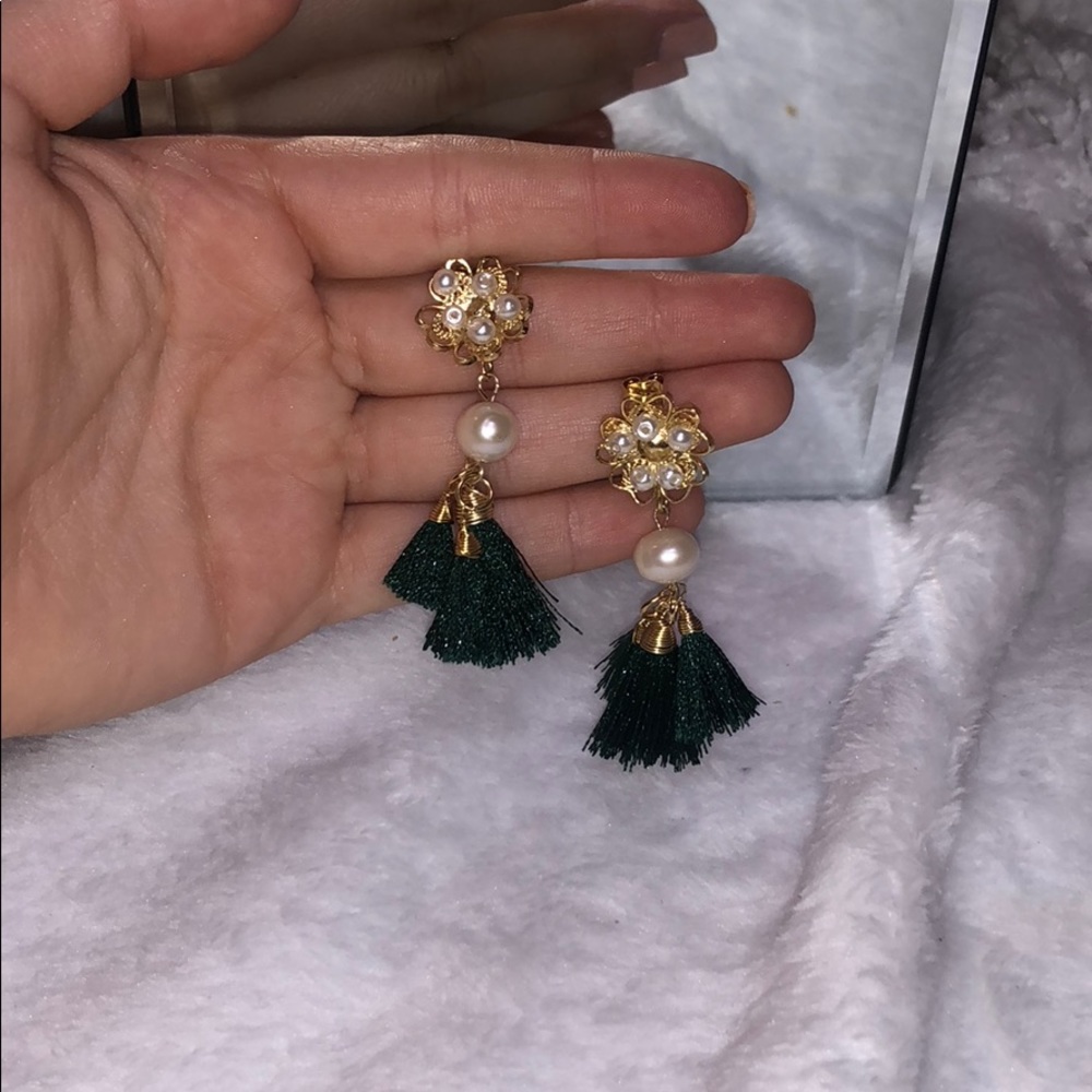 Emerald green tassel earrings with pearls